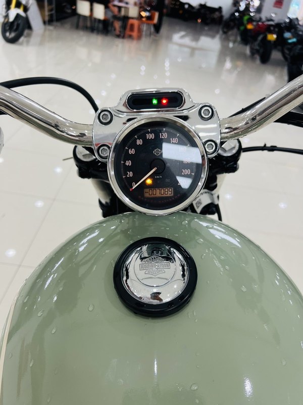 二手哈雷戴维森1200 Custom