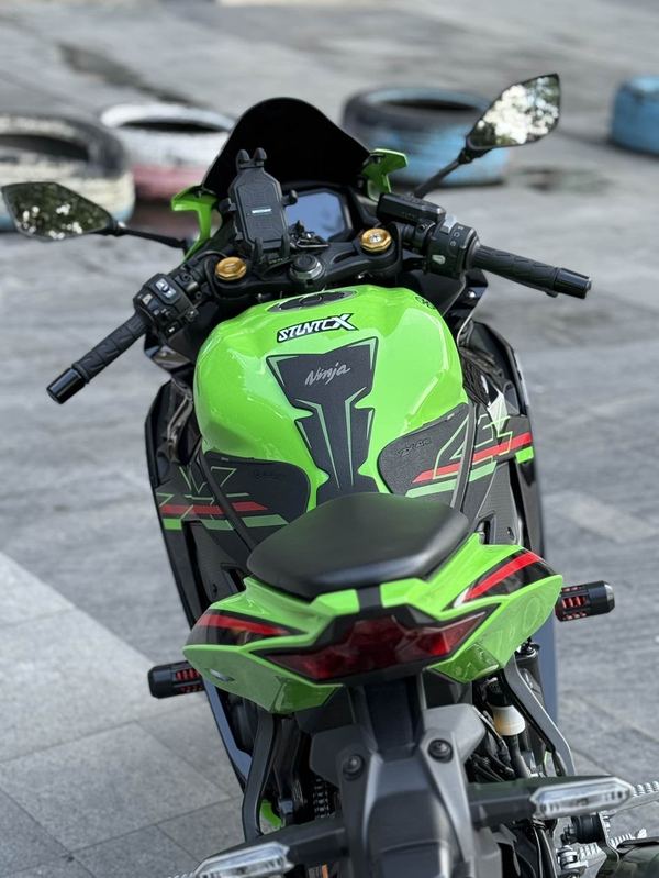 二手川崎ZX-4R