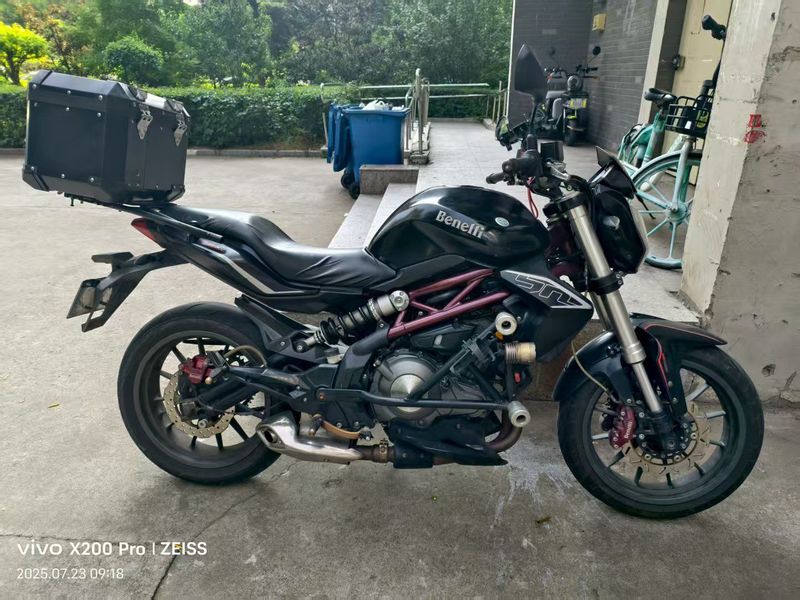 二手贝纳利蓝宝龙BJ300GS