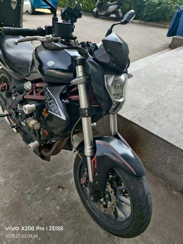 二手贝纳利蓝宝龙BJ300GS