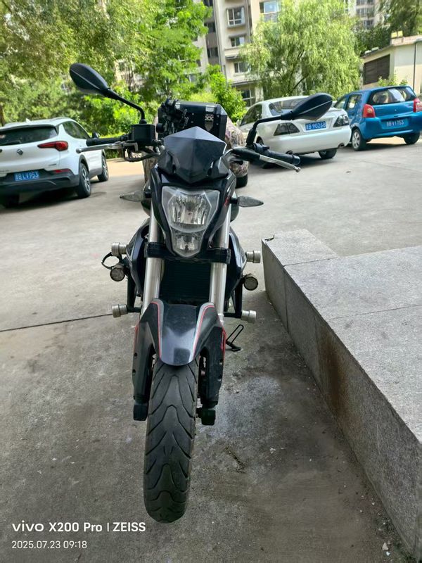二手贝纳利蓝宝龙BJ300GS