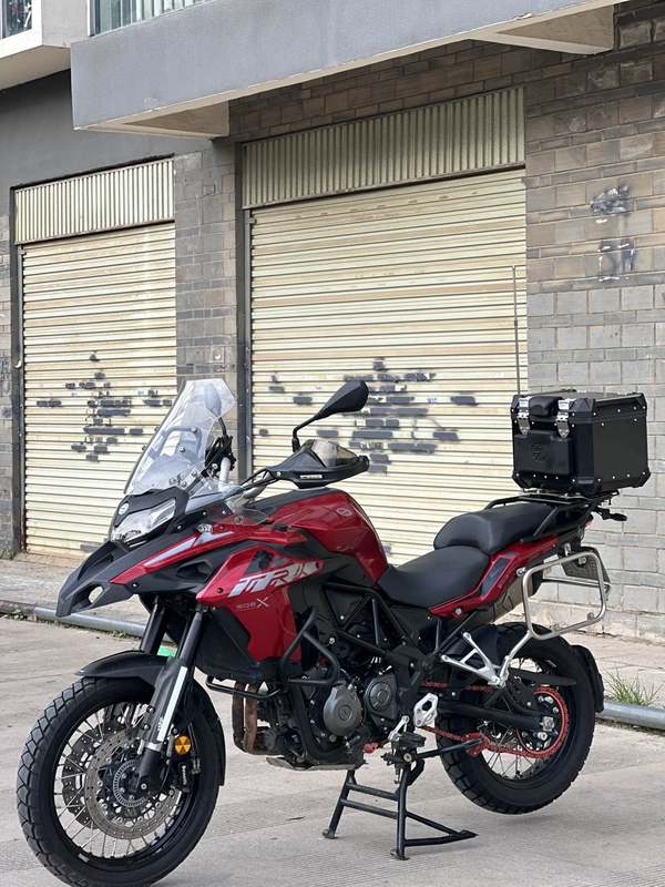 二手贝纳利金鹏 TRK502