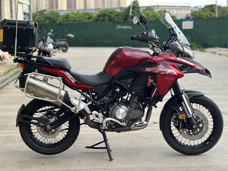 二手贝纳利金鹏 TRK502