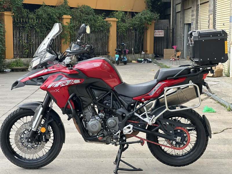 二手贝纳利金鹏 TRK502