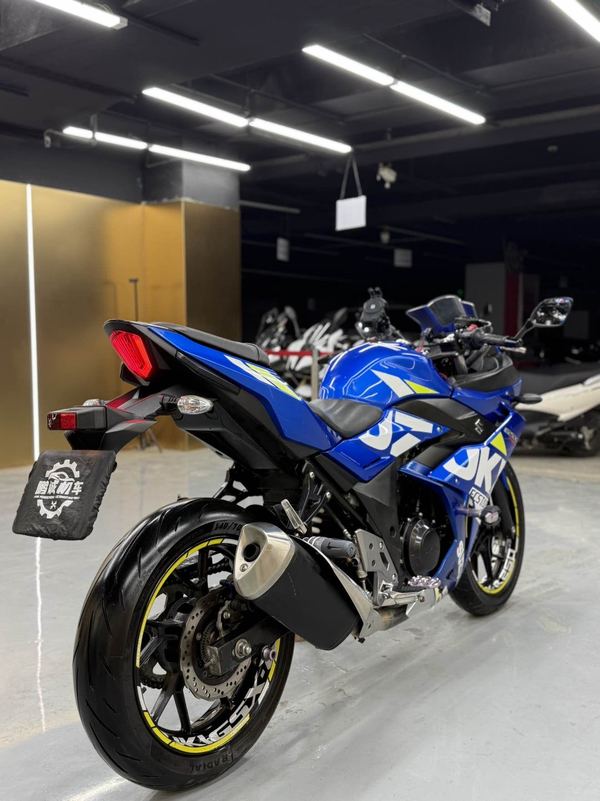 二手豪爵铃木GSX250R