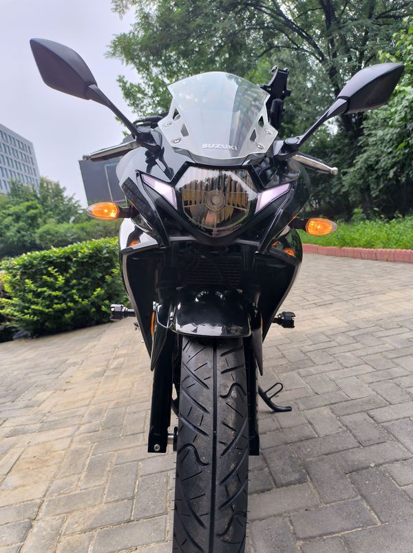 二手豪爵铃木GSX250R