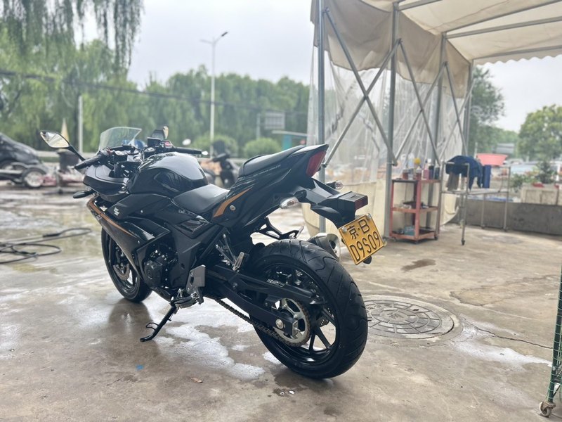 二手豪爵铃木GSX250R