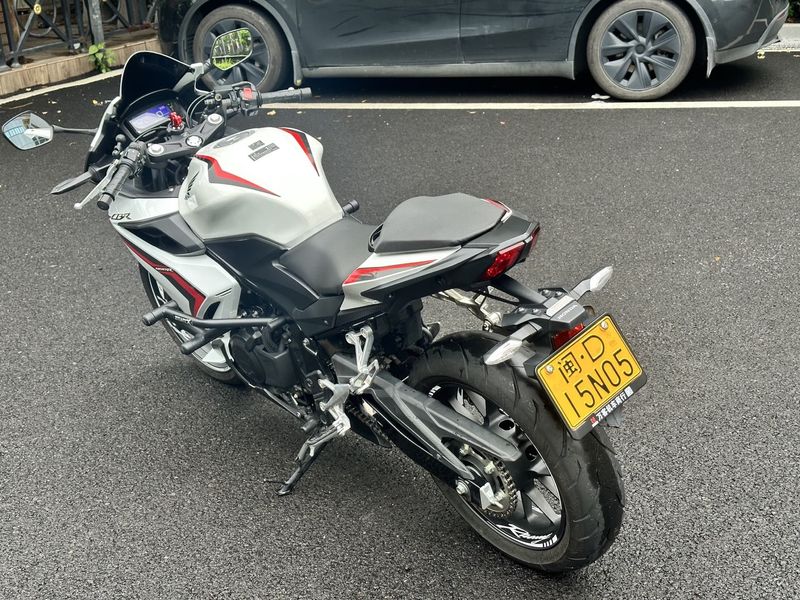 二手本田CBR400R