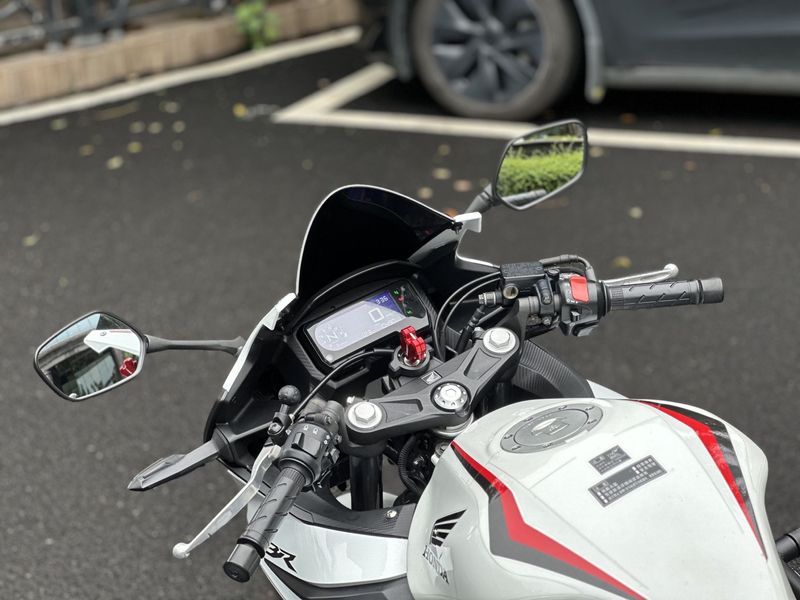 二手本田CBR400R