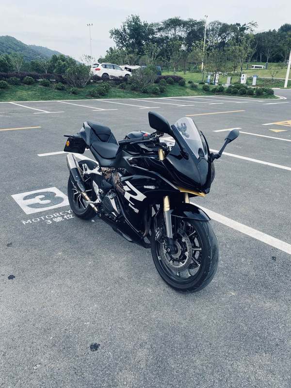 二手贝纳利龙卷风 Tornado 402R