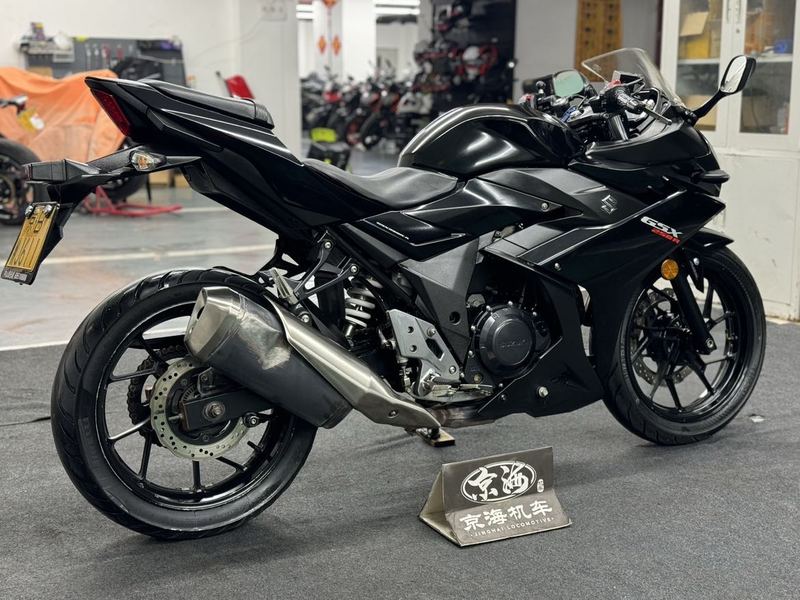 二手豪爵铃木GSX250R
