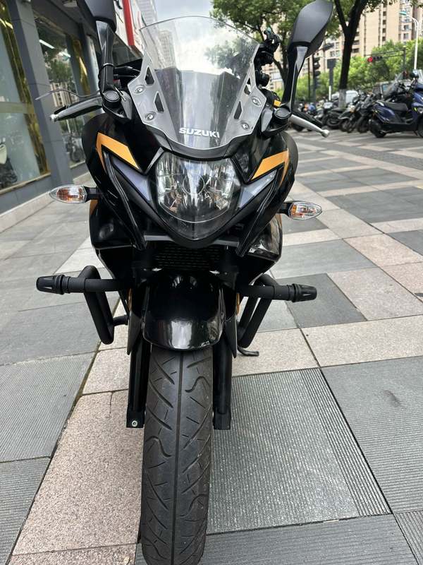二手豪爵铃木GSX250R