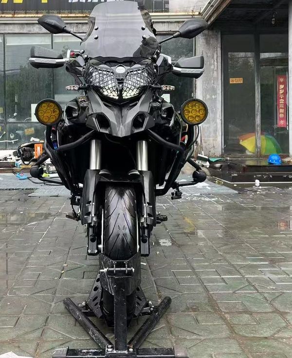 二手贝纳利金鹏 TRK502
