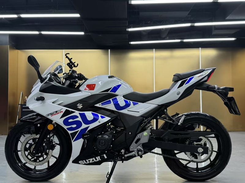 二手豪爵铃木GSX250R
