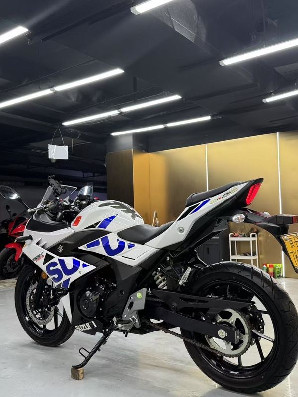 二手豪爵铃木GSX250R