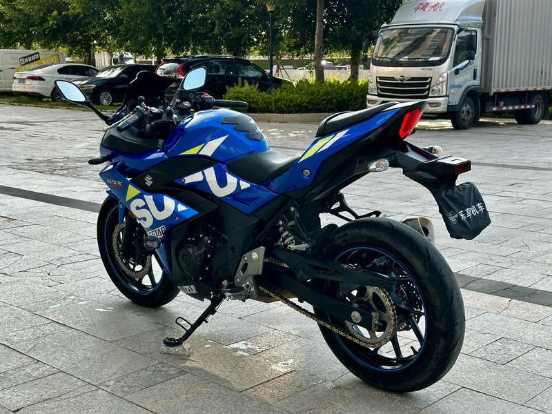 二手豪爵铃木GSX250R