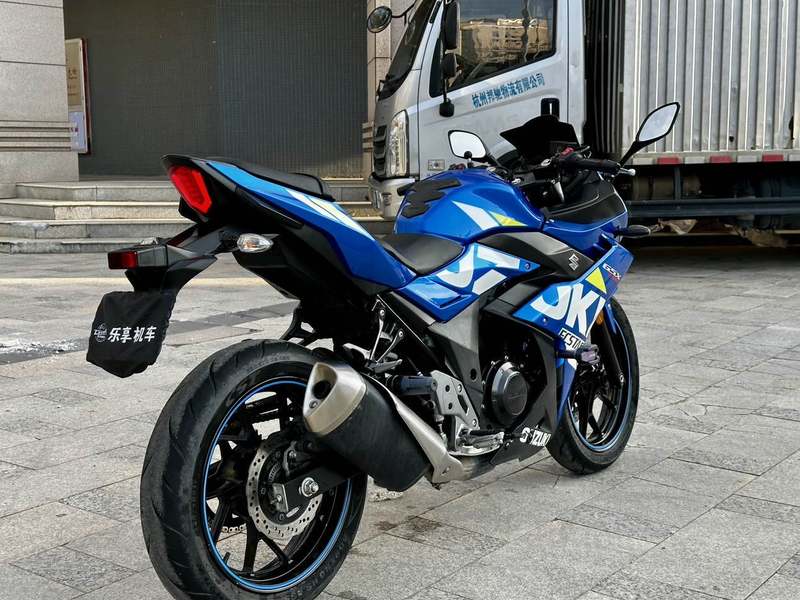二手豪爵铃木GSX250R