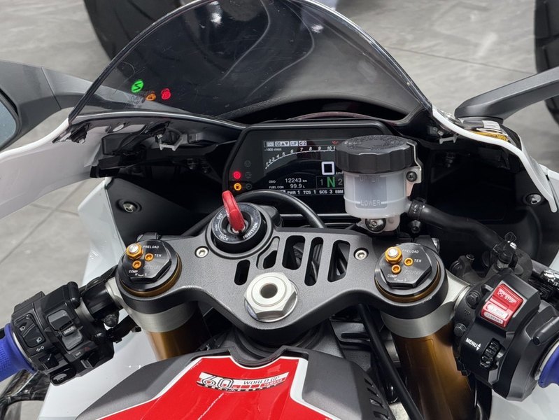 二手雅马哈YZF-R1