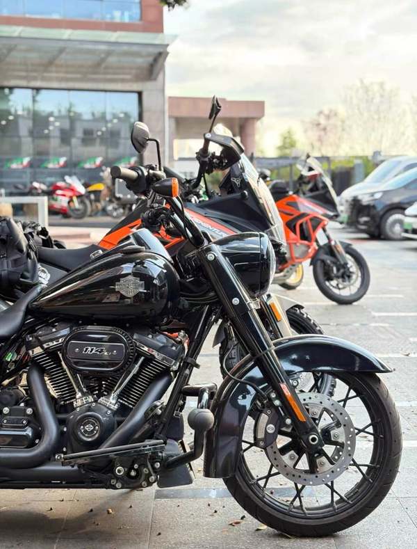 二手哈雷戴维森路王定制版 Road King Special