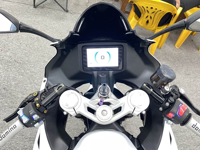 二手贝纳利龙卷风 Tornado 402R
