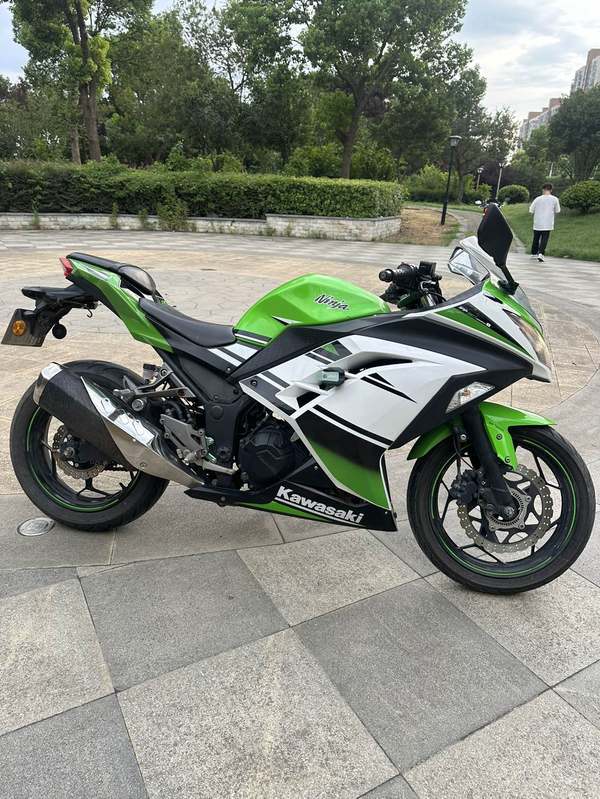 二手川崎 Ninja 300