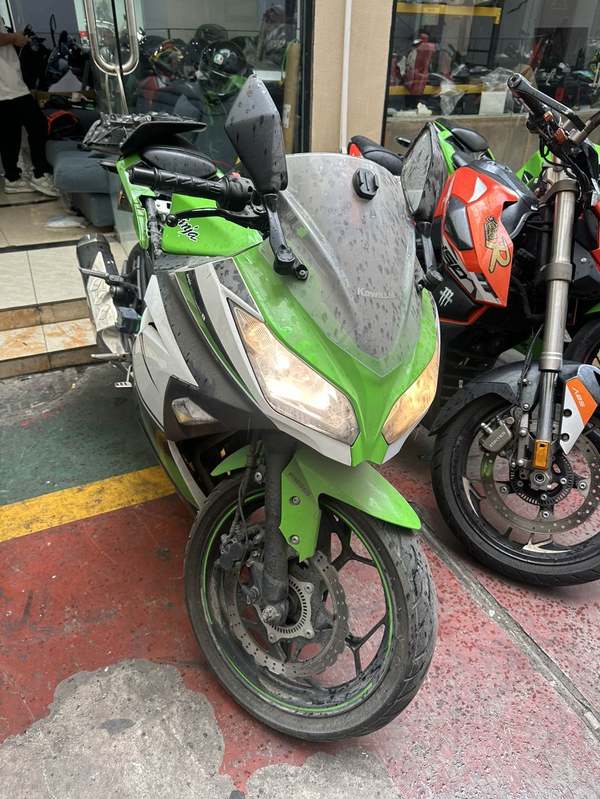 二手川崎 Ninja 300
