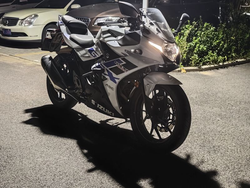 二手豪爵铃木GSX250R