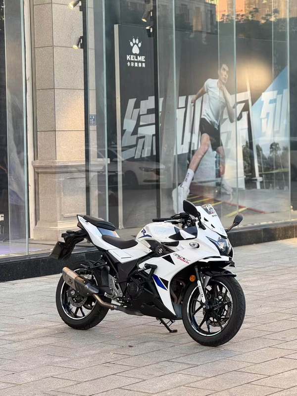 二手豪爵铃木GSX250R