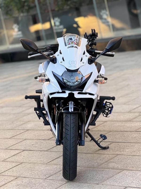 二手豪爵铃木GSX250R