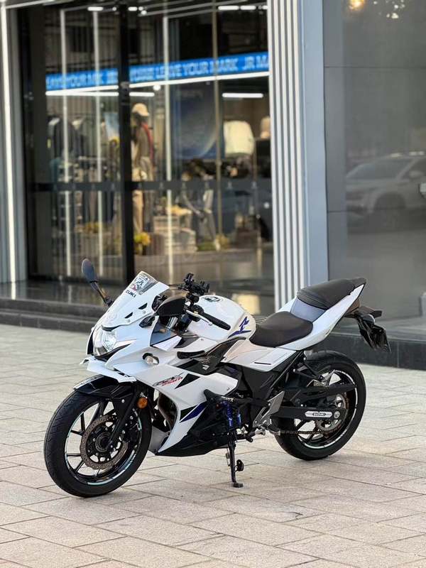 二手豪爵铃木GSX250R