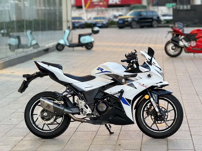 二手豪爵铃木GSX250R