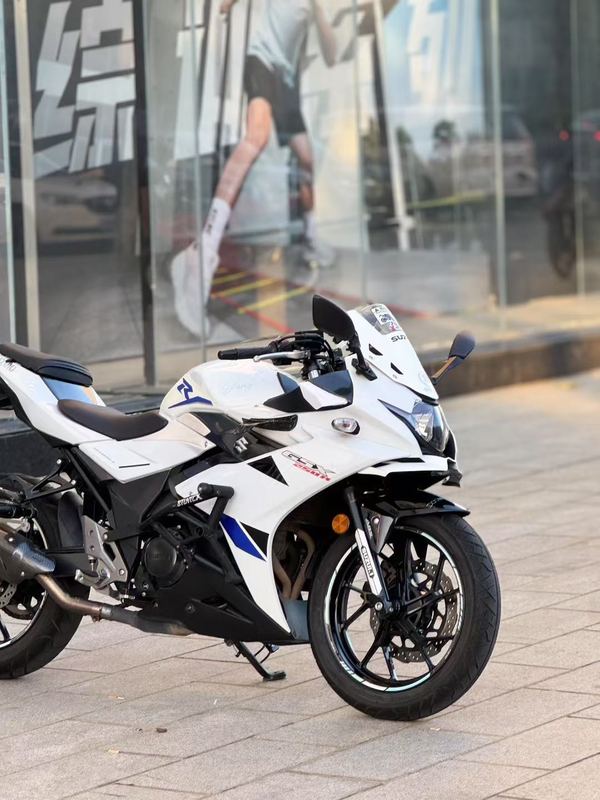 二手豪爵铃木GSX250R