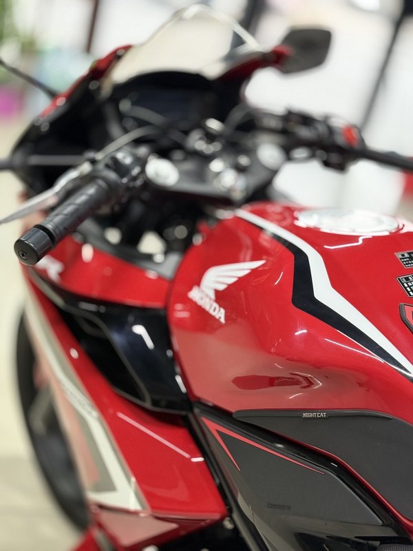 二手本田CBR400R