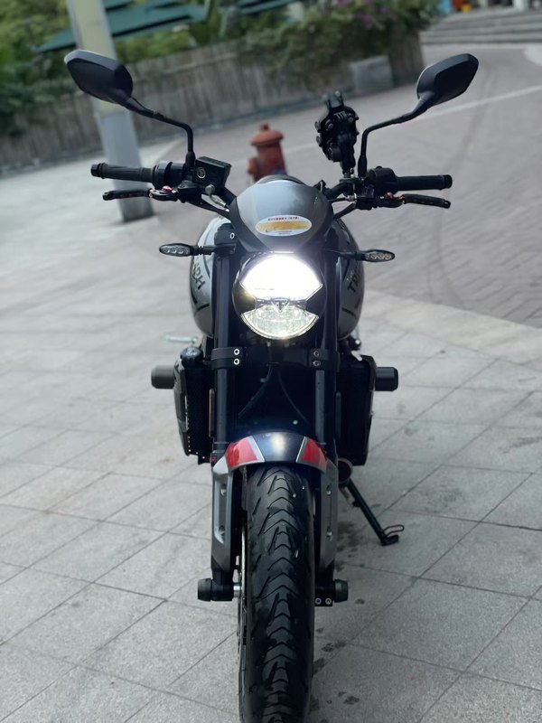 二手凯旋Trident 660