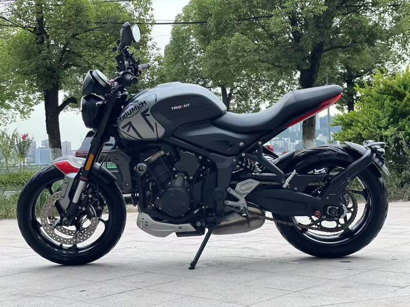 二手凯旋Trident 660