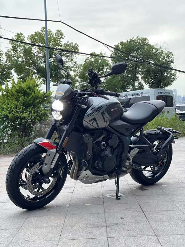 二手凯旋Trident 660