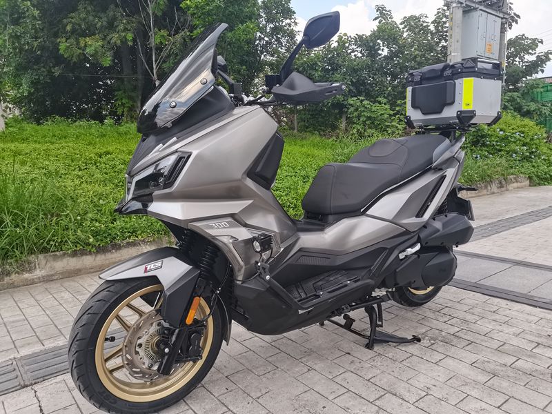 二手三阳哈士奇 Husky ADV300