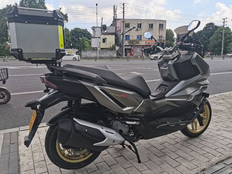 二手三阳哈士奇 Husky ADV300