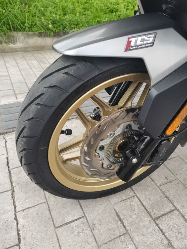 二手三阳哈士奇 Husky ADV300