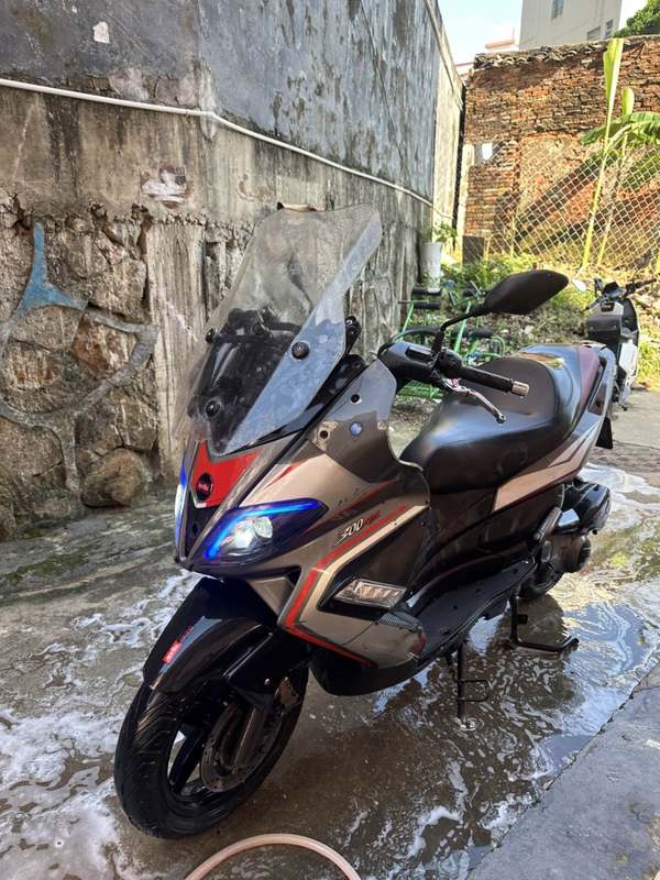 二手阿普利亚SR MAX 300