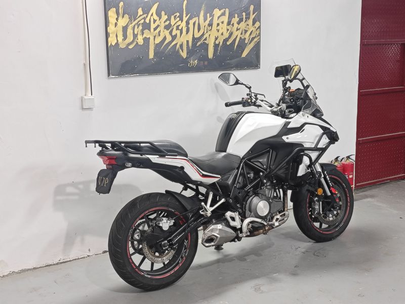 二手贝纳利金鹏 TRK502