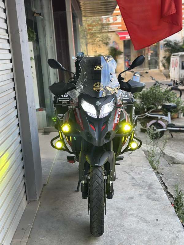 二手贝纳利金鹏 TRK502