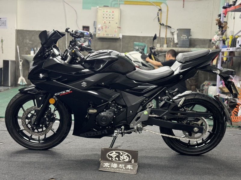 二手豪爵铃木GSX250R