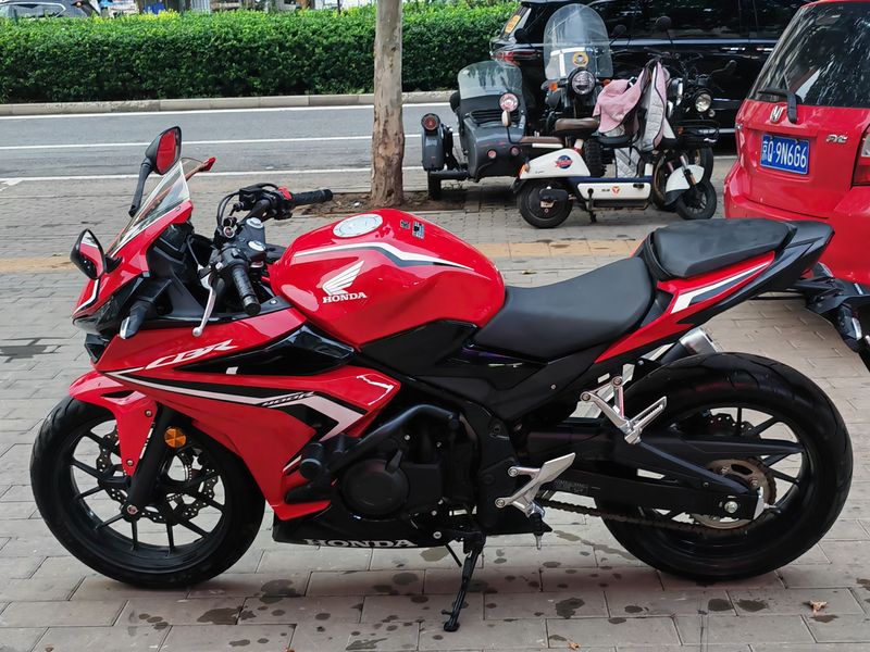二手本田CBR400R