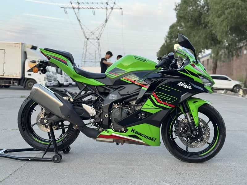 二手川崎ZX-4R