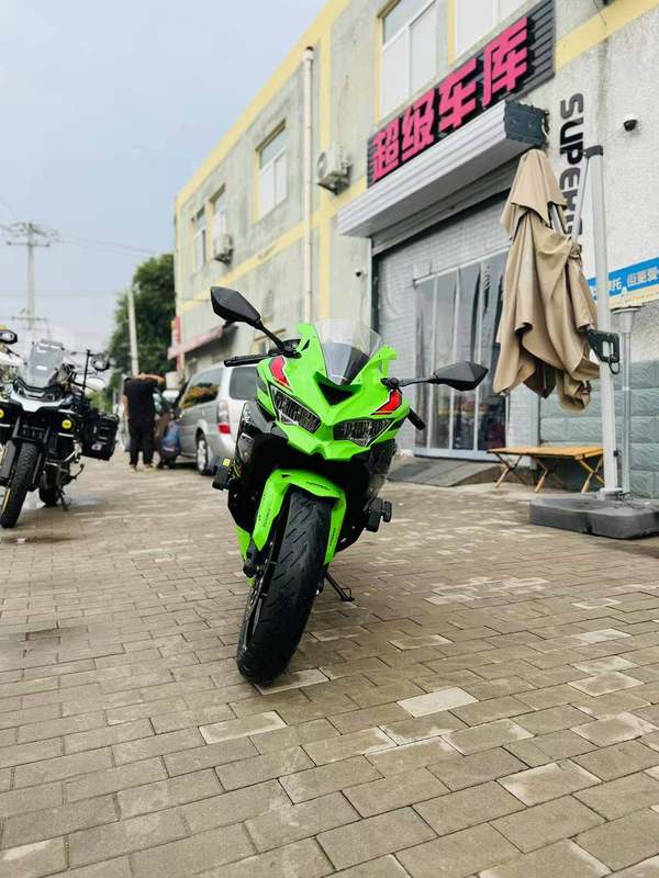 二手川崎ZX-4R
