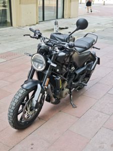 二手HUSQVARNA黑箭 401