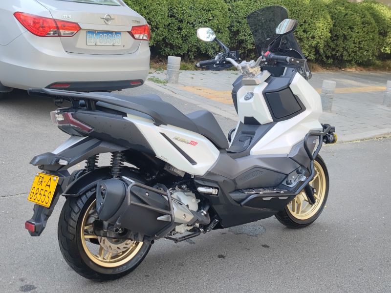 二手三阳哈士奇 Husky ADV300