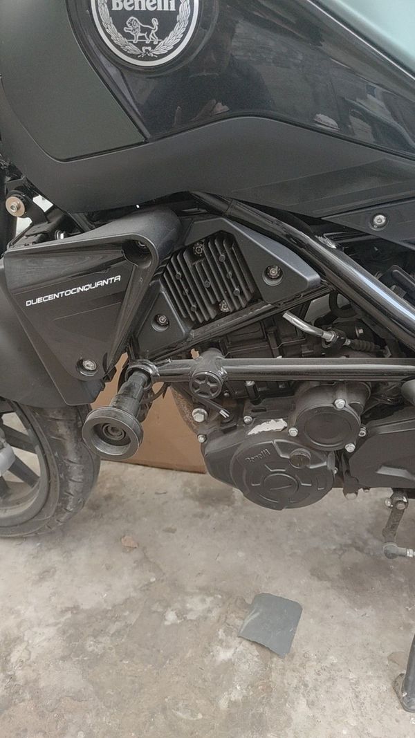 二手贝纳利幼狮 Leoncino 250