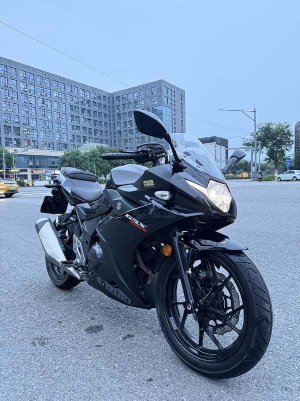 二手豪爵铃木GSX250R